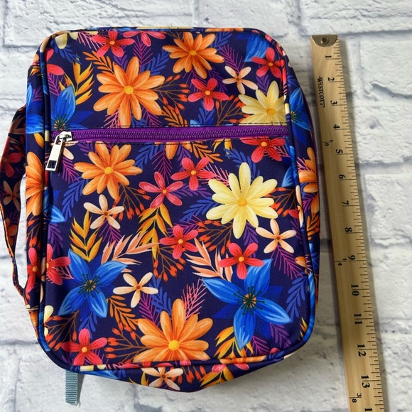 NWOT Floral Print Ladies Bible of Book Cover. Waterproof. - Picture 4 of 7